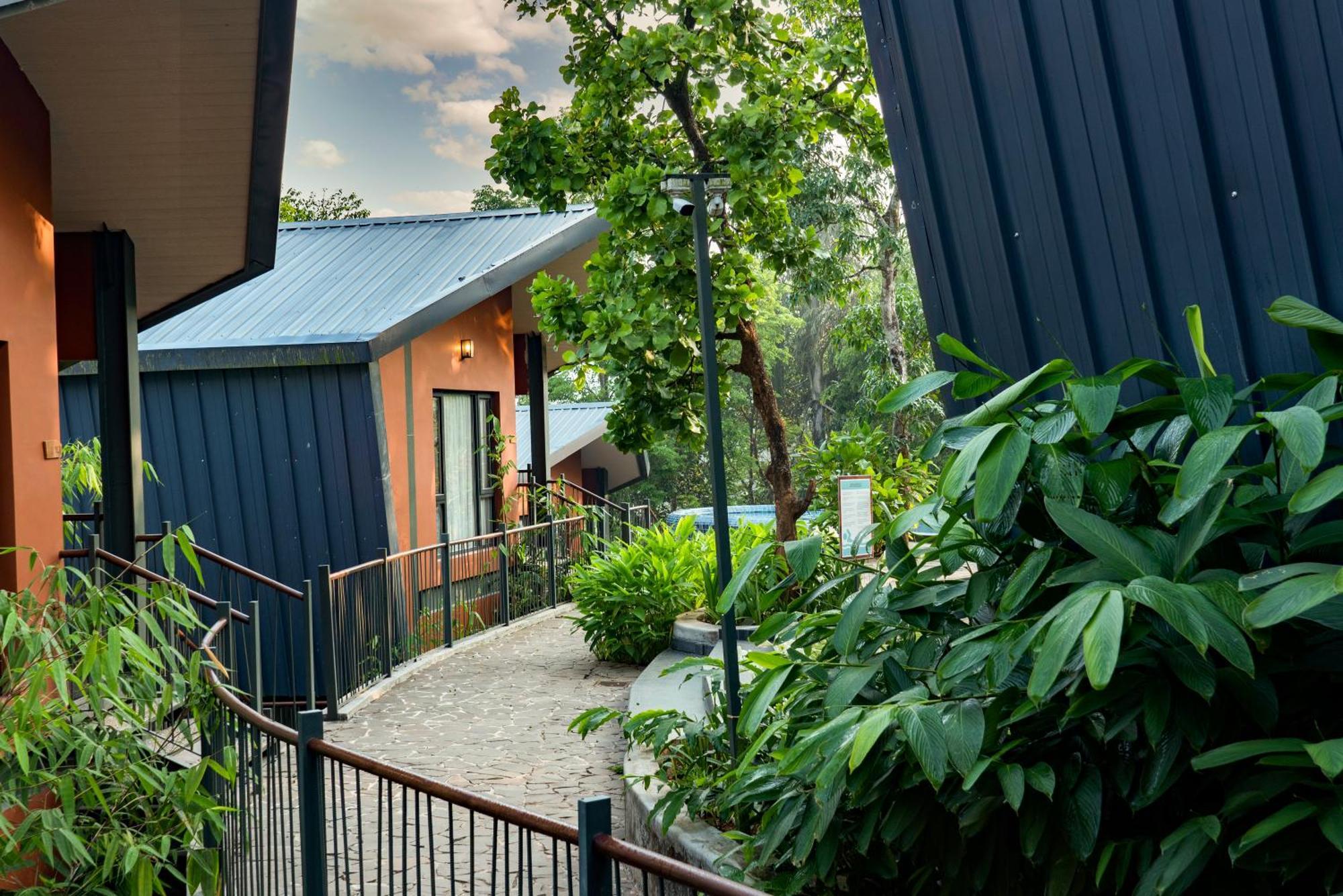 Vyna Hillock Resort And Spa Vythiri Exterior photo